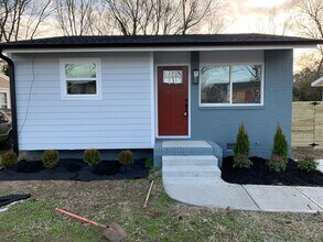 Building Photo - Small Executive Home in Downtown Raleigh