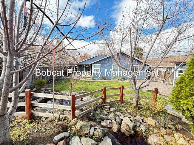 Building Photo - 2319 Blue Haven Ln