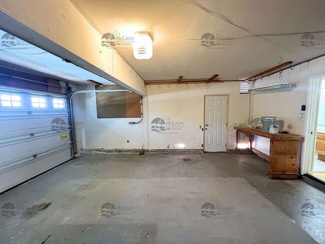 Building Photo - Two Story 3BD/2.5BA Home In Carmel Valley
