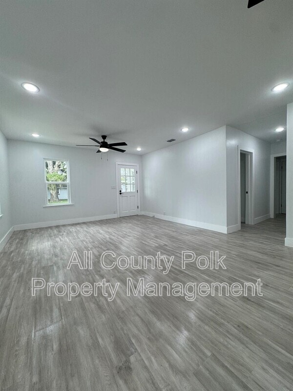 Building Photo - 1441 Dann St