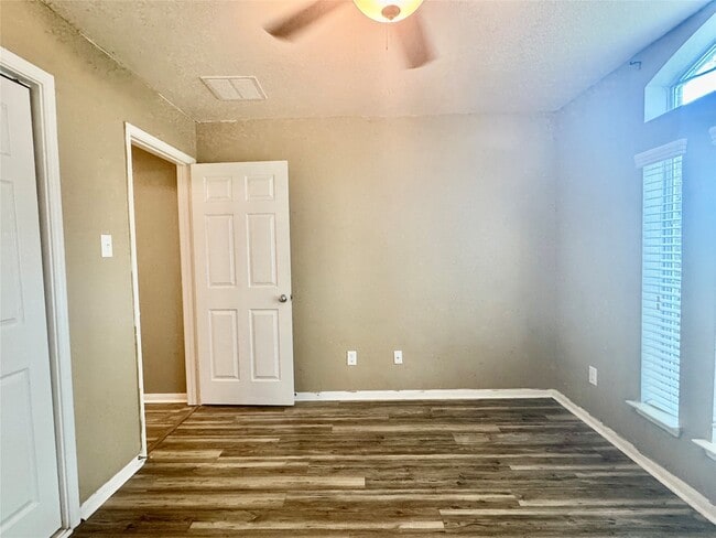 Building Photo - 1205 Quarterhorse Dr