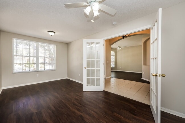 Building Photo - 8519 Parrots Landing Dr