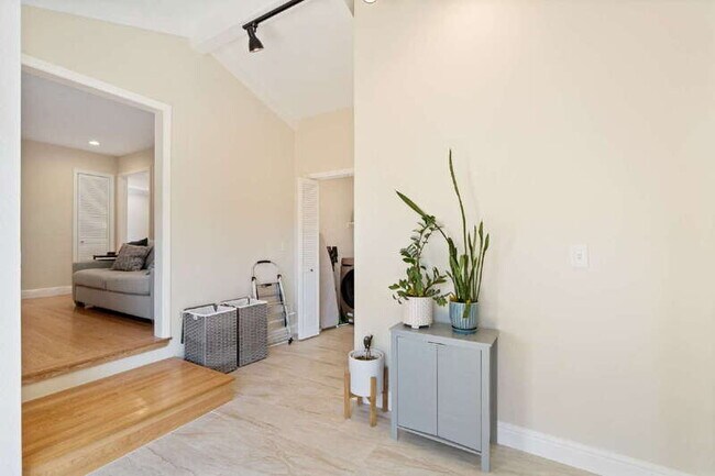 Building Photo - 4311 Cabrillo Way