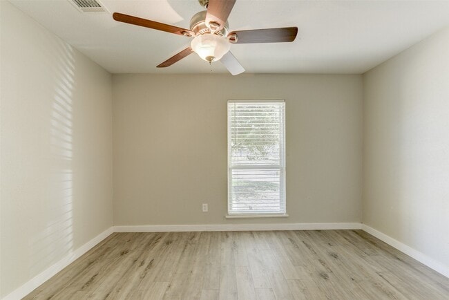 Building Photo - 24015 Beef Canyon Dr