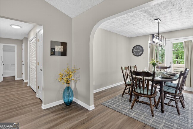 Building Photo - 2562 Kennesaw Springs Ct