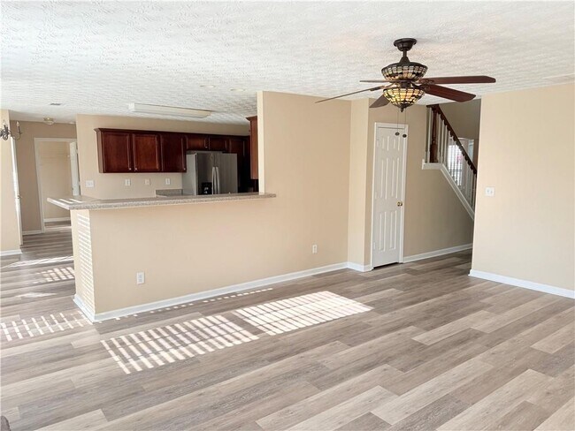 Building Photo - 1210 Skylar Ridge Cir
