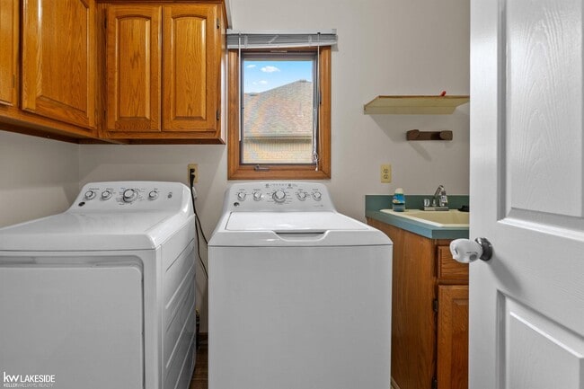 Building Photo - 53638 Springhill Meadows Dr