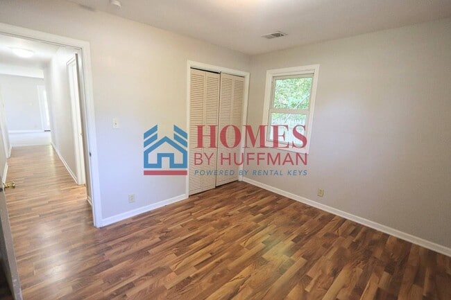Building Photo - Three Bedroom House | Move in Ready | Princeton