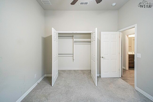 Building Photo - 5007 Southfork Dr