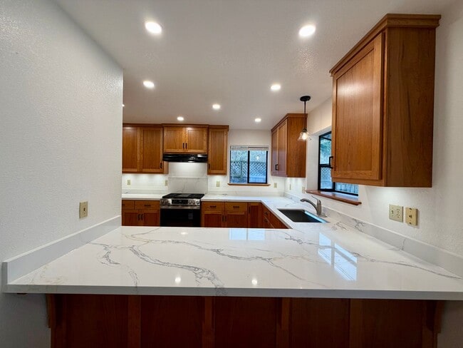 Building Photo - 4036 Campton Rd