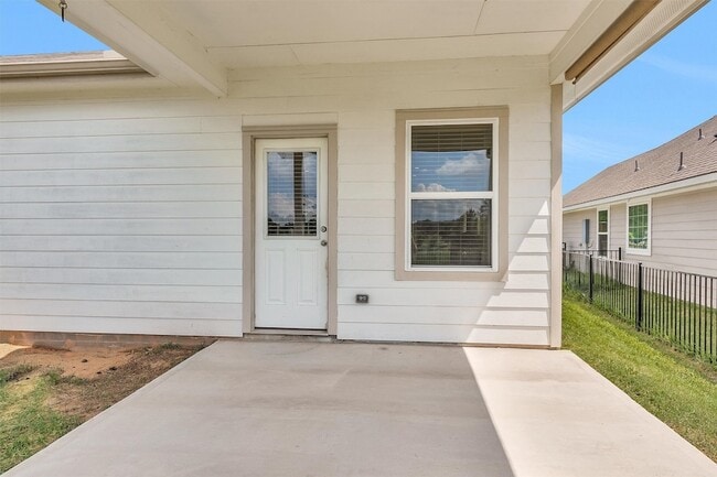 Building Photo - 223 Shoreview Dr