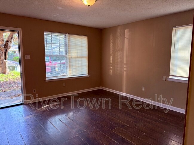 Building Photo - 677 N Holmes St