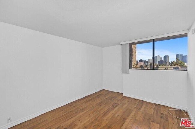 Building Photo - 10535 Wilshire Blvd