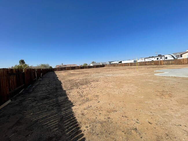 Building Photo - Apple Valley Home in The Vineyards- 3 Bedrooms, 2 Bathrooms, 2 Car Garage, New Flooring