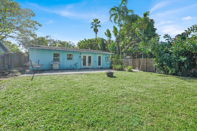 Building Photo - 501 SW 8th St