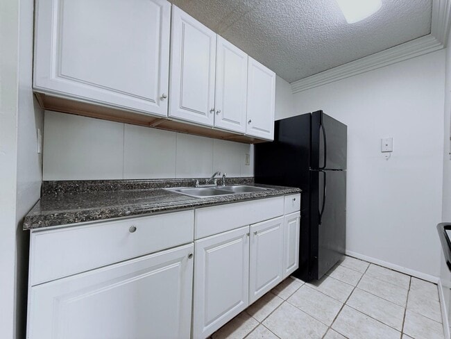 Building Photo - 1127 Lake Terry Dr