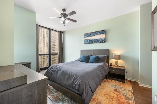 Building Photo - 210 S Desplaines St