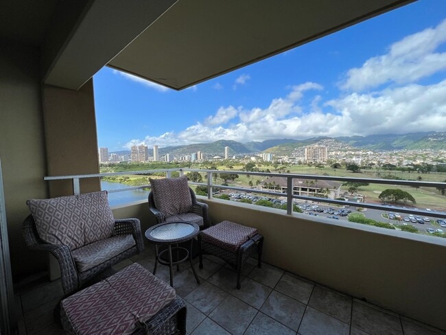 Building Photo - 2BD/2BA/1PKG at Kealani Condominium in Wai...
