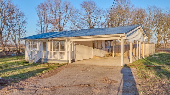 Building Photo - For Rent: 2BR house in country setting. (Please speak with us before applying)
