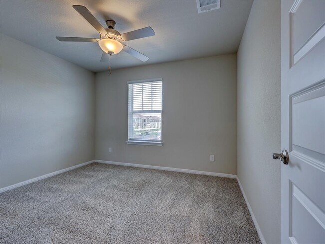 Building Photo - 10205 Mager Ln