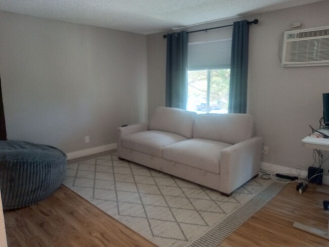 Building Photo - Fully furnished 2-bedroom | 1 bath home av...