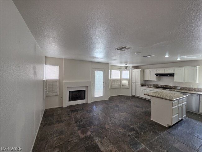 Building Photo - 8008 Dover Shores Ave