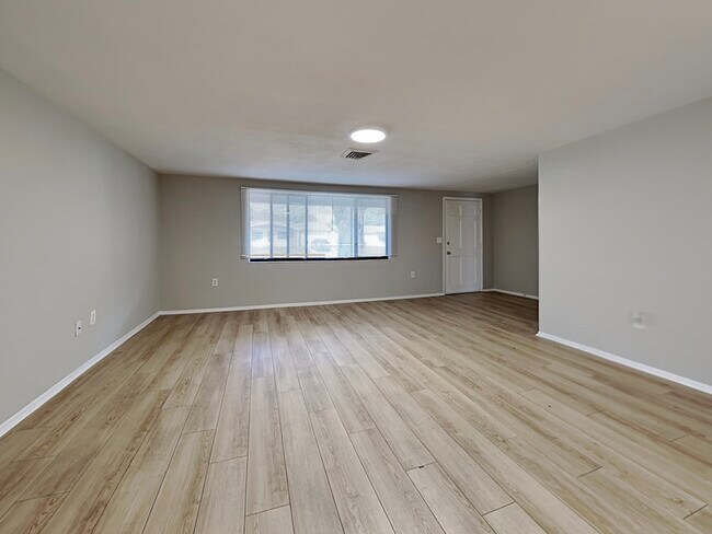 Building Photo - 6116 1st Ave