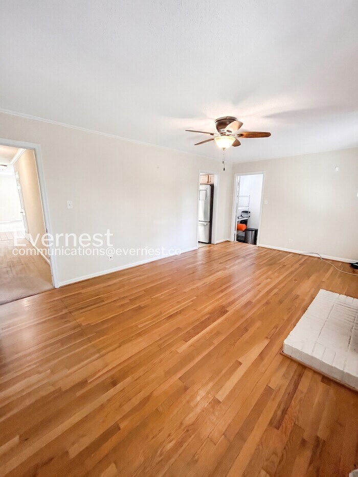 Building Photo - 1231 Willowlake Ct