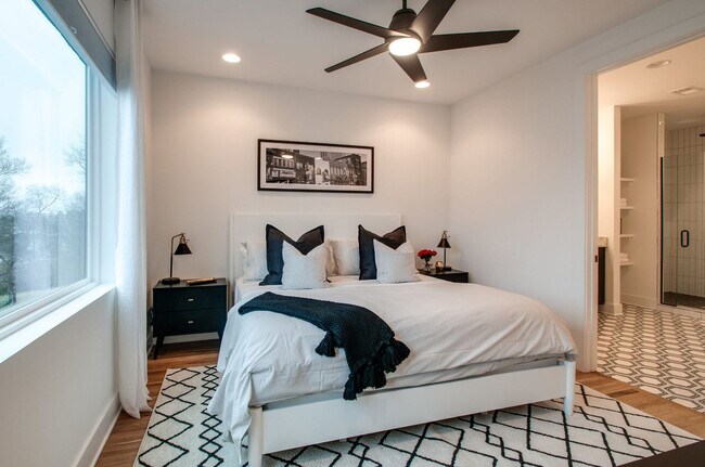 Building Photo - 2807 Delaware Ave