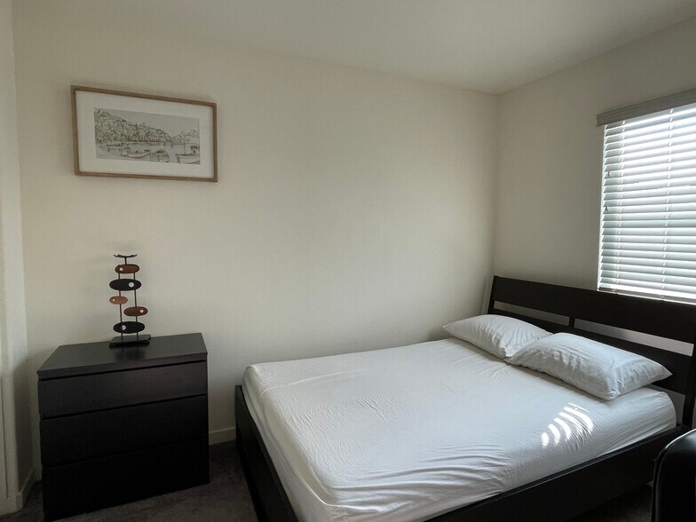 Building Photo - 27474 Basalt Way