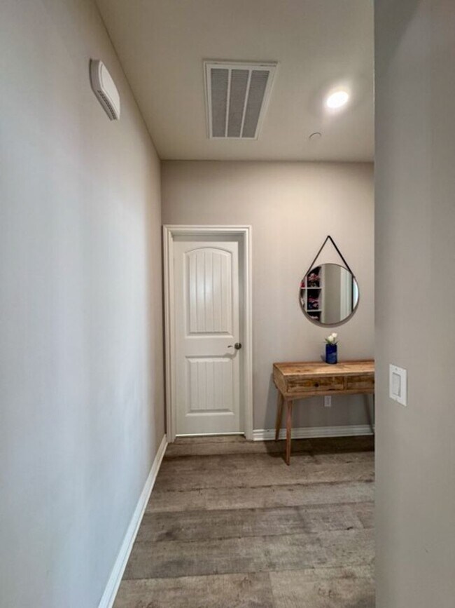 Building Photo - Stunning 5 Bedroom + Office Home with Priv...