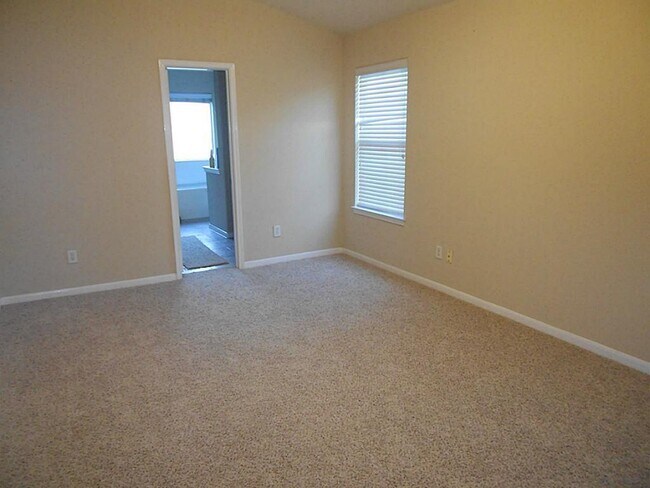 Building Photo - 2414 Gwenfair Dr