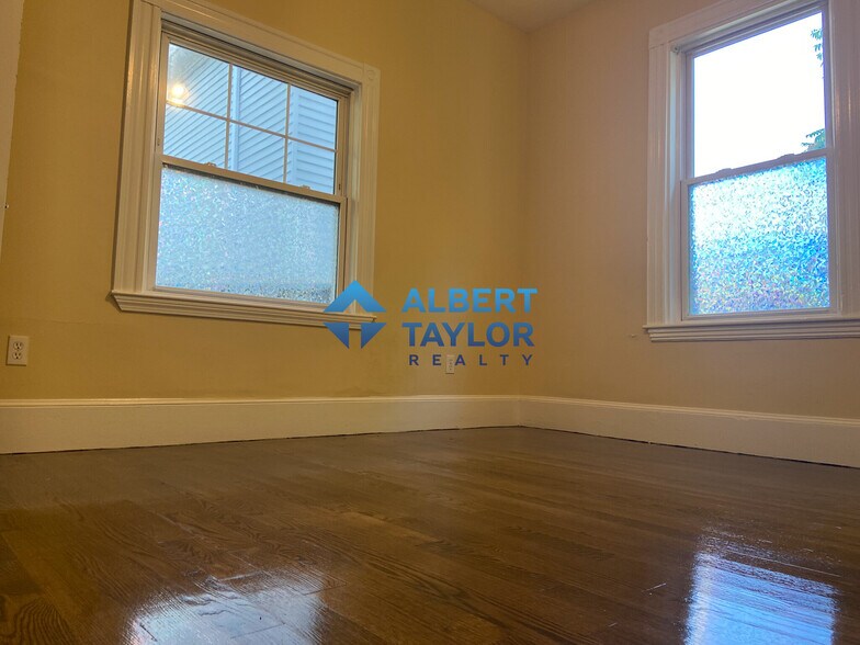 Building Photo - 19 Parker Hill Ave