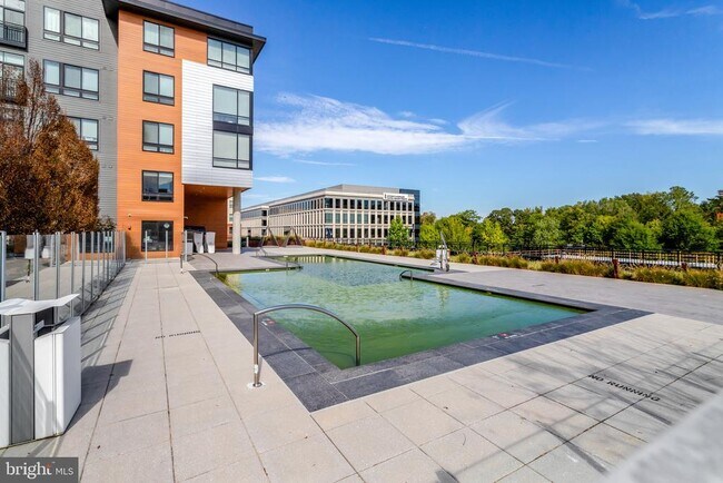 Building Photo - 145 Riverhaven Dr