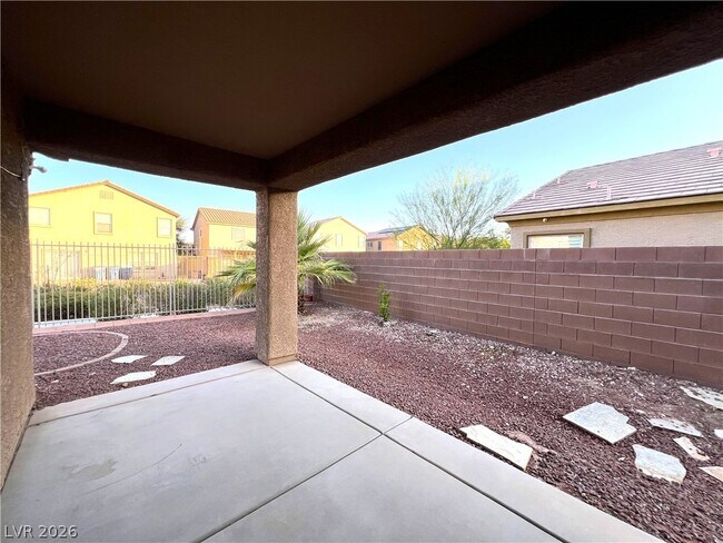 Building Photo - 4205 Gliding Gulls Ave
