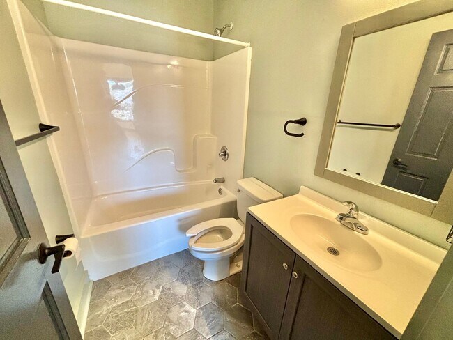 Building Photo - 2510 Portland Ave