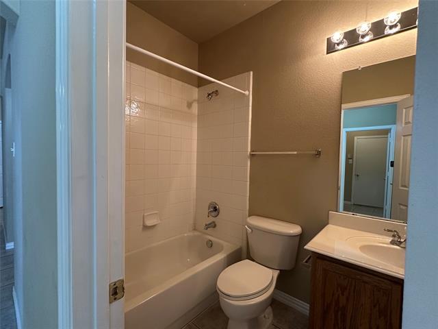 Building Photo - 8466 Davis Dr