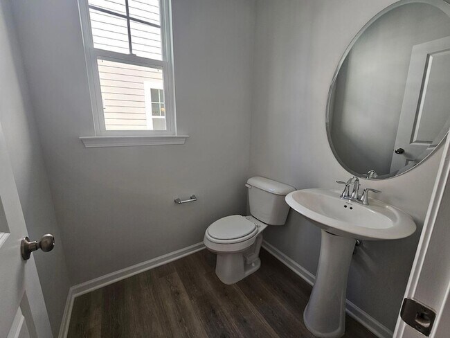 Building Photo - 3127 Armeria Dr