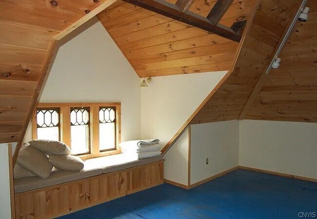 Building Photo - 312 Allen St