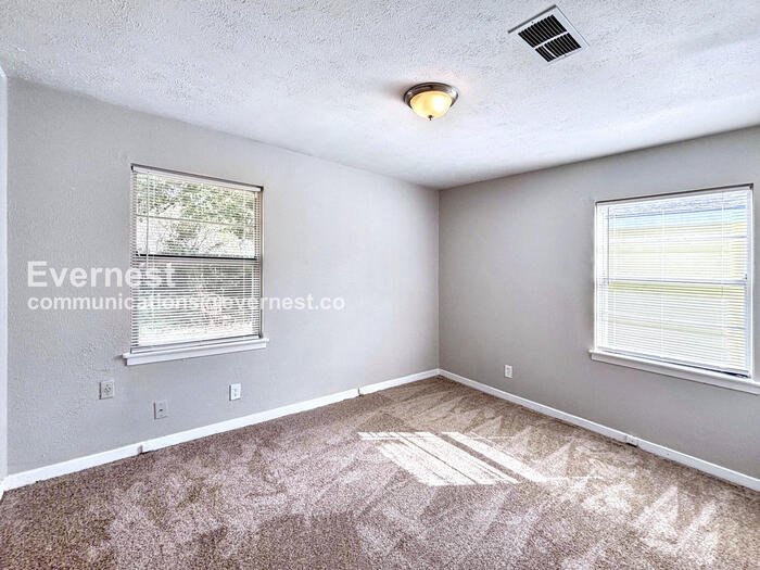 Building Photo - 3719 Dumbarton Rd