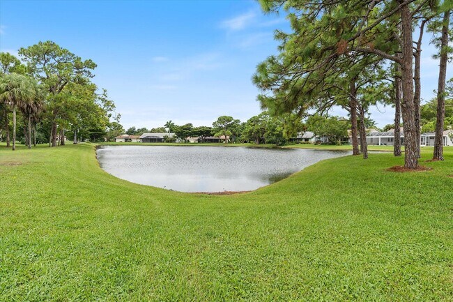 Building Photo - 16700 Willow Creek Dr