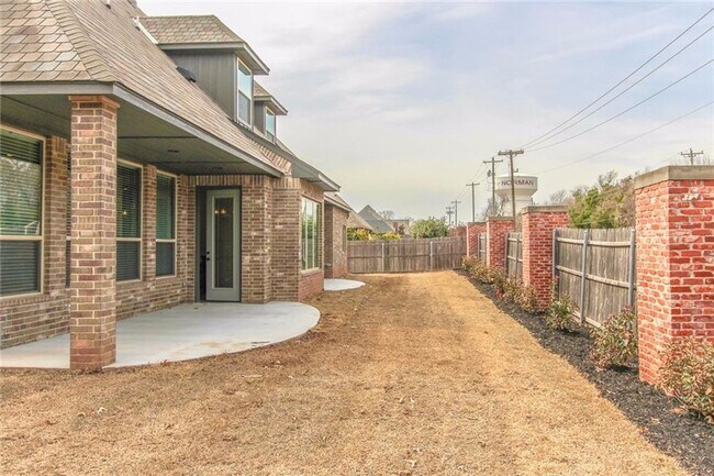 Building Photo - 4001 Sam Gordon Dr