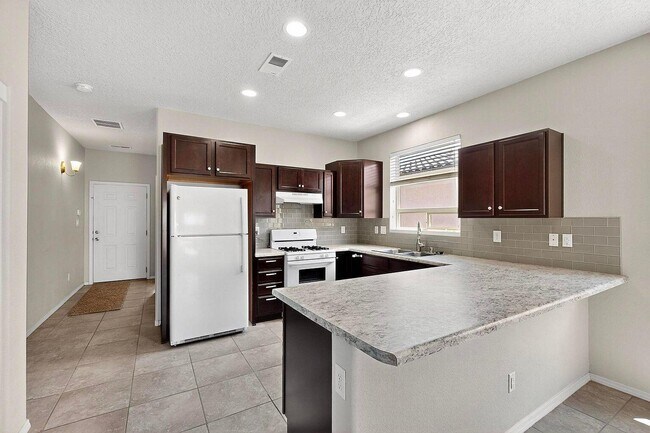 Building Photo - 6736 Tempe Ave NW