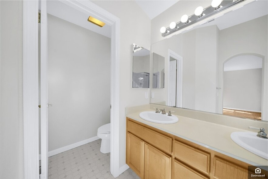 Building Photo - 1776 Wayne Cir