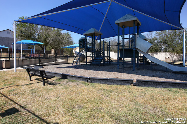 Building Photo - 8514 Coppermine-