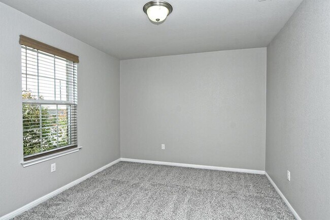 Building Photo - 201 Red Matador Ln