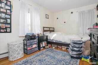 Building Photo - Available 6/1! Fantastic Brighton 1-bed/1-bath apartment