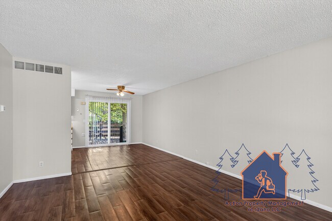 Building Photo - 510 Elmwood Dr