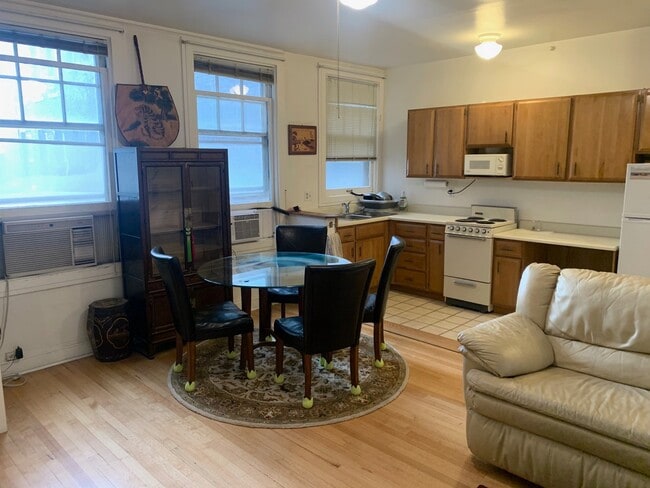 Building Photo - 29 S State St