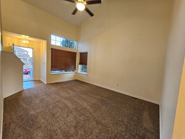 Building Photo - 4672 Saddle Ridge Dr